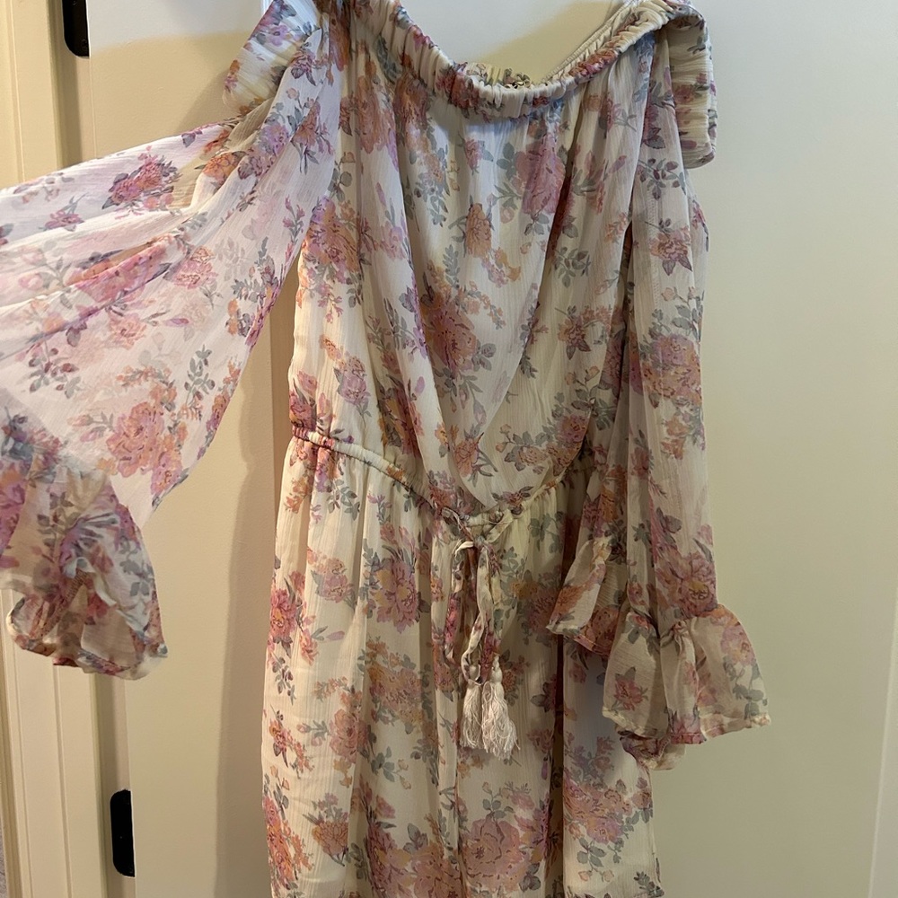Juniors Blush floral sheer short Romper jumpsuit size large New